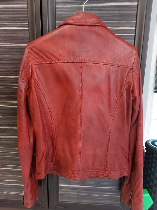 Червено яке естествена кожа S