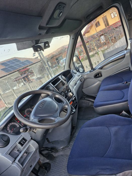 Iveco Daily 7 locuri , 5000kg
