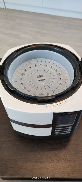 Продам мультиварку.