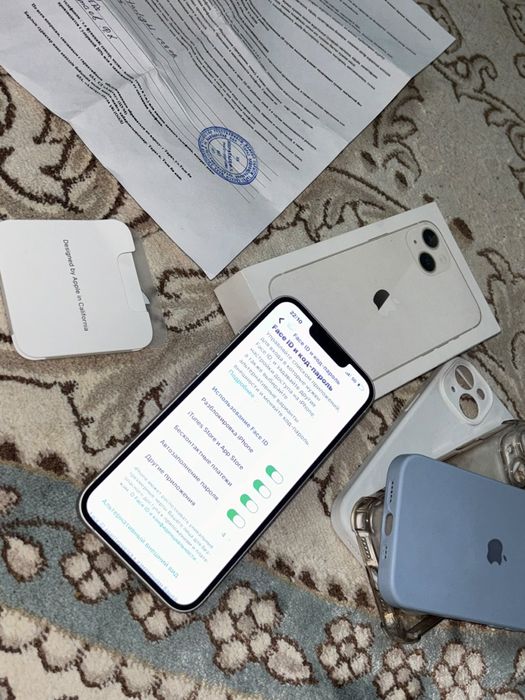 Продам Iphone 13