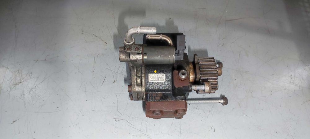 Pompa inalte volkswagen vw passat b6 CAY 1.6 tdi 105 cp cod 03L130755E