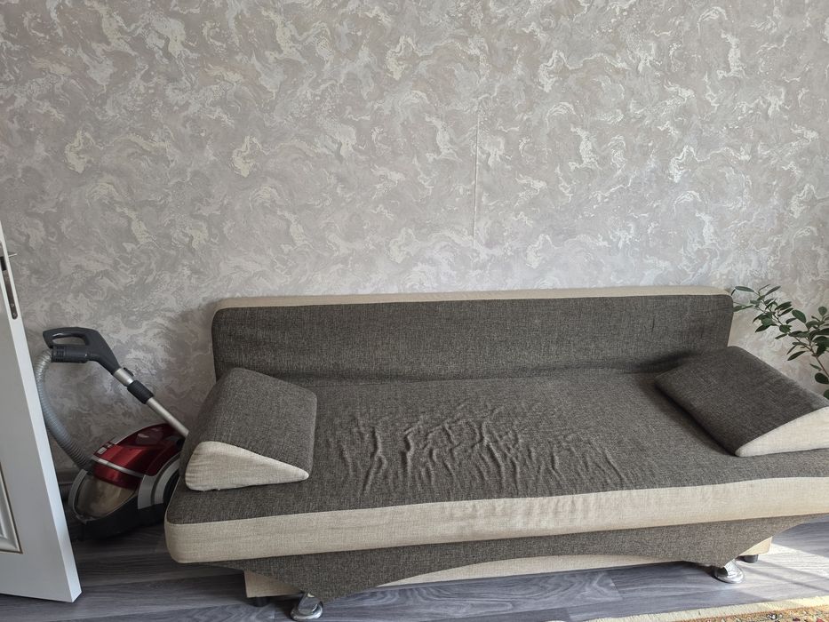 Продам диван раздвижной
