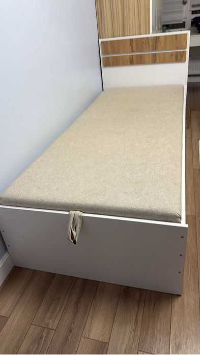 Кровать две штуки деревянная