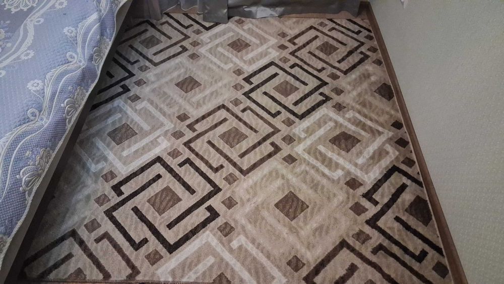 Продам два ковра 2×2 м и 2×1,5 м