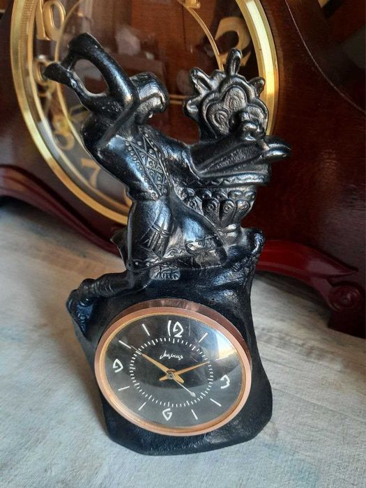 "Данила мастер и каменный цветок"