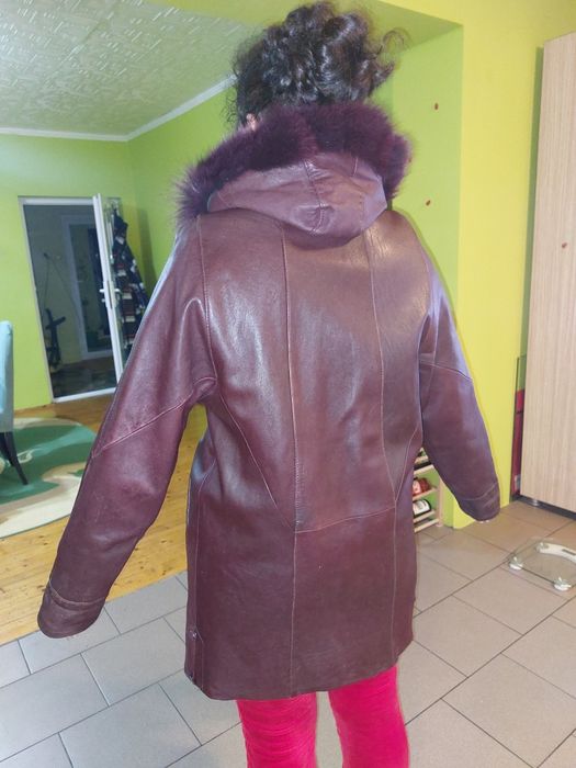 Vând haină de piele de damă