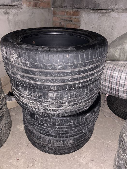 Продам шины 235/55/19