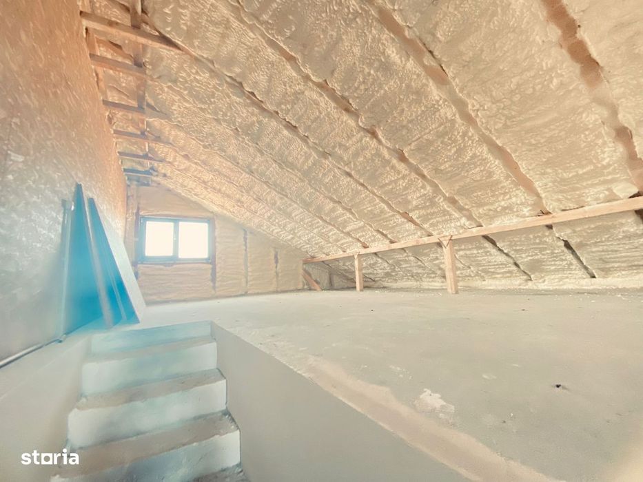 Duplex cu 4 camere si mansarda. Curte 250 mp. Comision 0