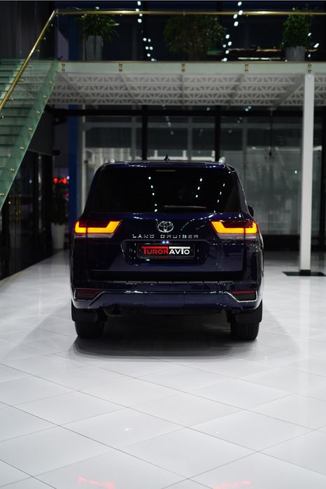 Toyota LC300 в Ташкенте