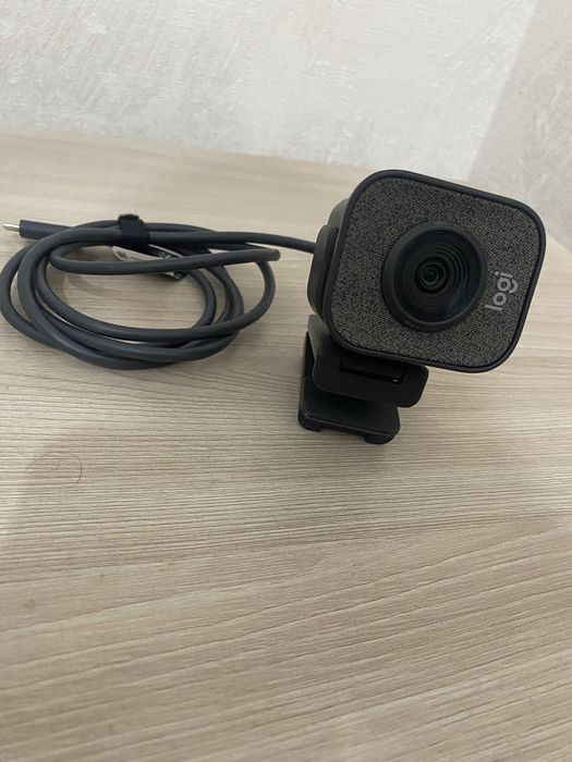 Веб-камера для стримов Logitech StreamCam Full HD 60fps