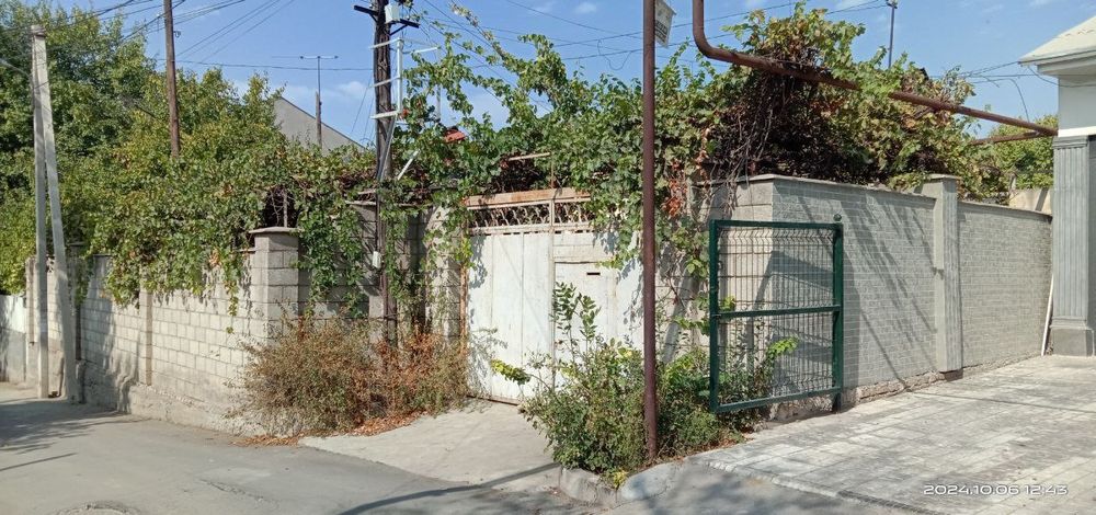 Продаётся дом для постройки. Уй сотилади ер хисобида