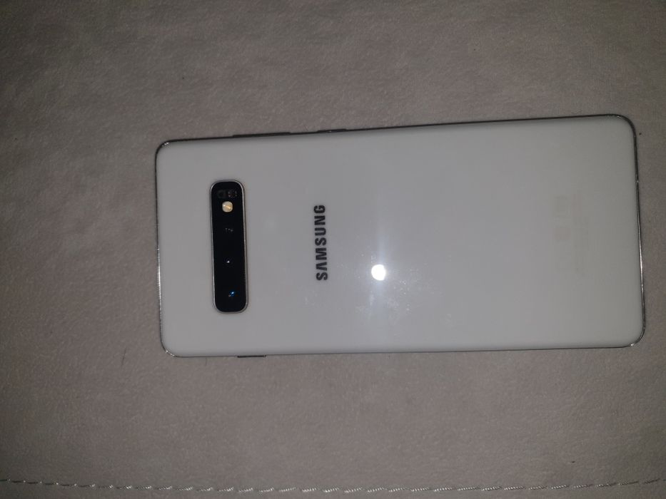 Продам s10 plus в отличном состоянии.