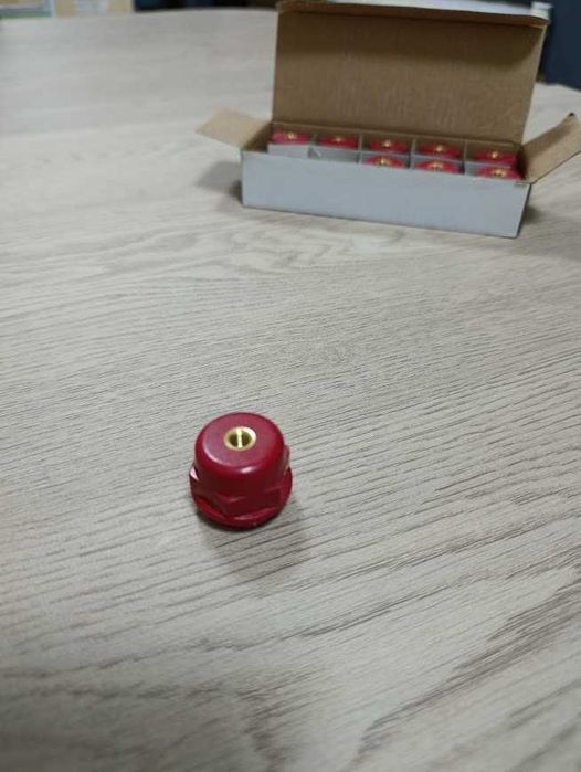 Продам изоляторы разные, можно все сразу оптом. Перечисление есть тоже