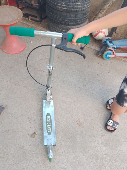 Детска тротинетка скутер