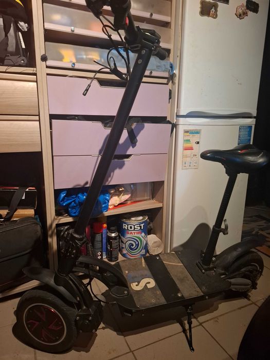 Vand trotineta electrica Honghao S12 folosita 2000 lei negociabil