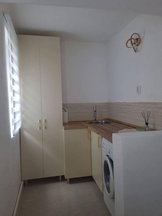 Închiriez apartament