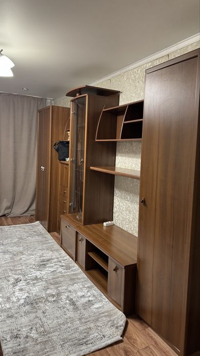 Стенка в гостиную в отличном состоянии Б/У