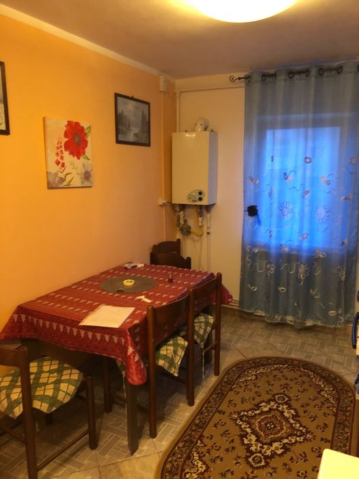 Închiriez apartament 2 camere