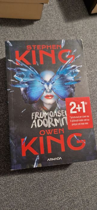 Vând colecție de cărți S King și serie Stăpânul inelelor