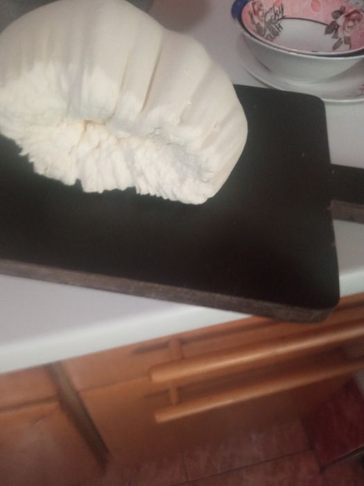 Vând brânză de vaca