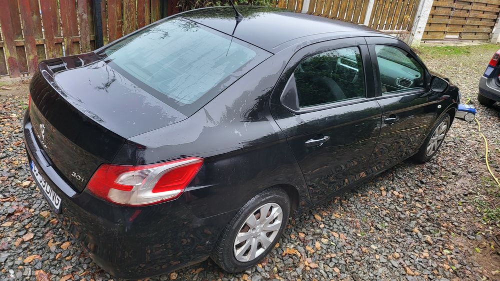 Vând Peugeot 301