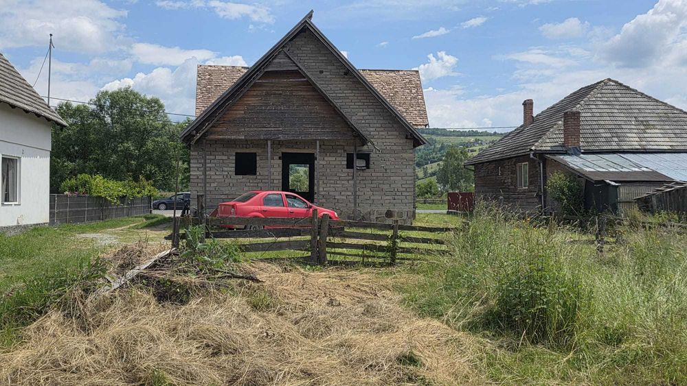 DE VÂNZARE – Casă + teren 3124 mp, Comuna Barcani, jud. Covasna