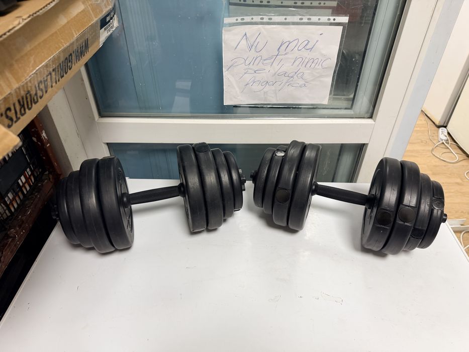 Gantere reglabile noi set 30 kg. 15 kg+15 kg=30 kg. Pret 250 lei