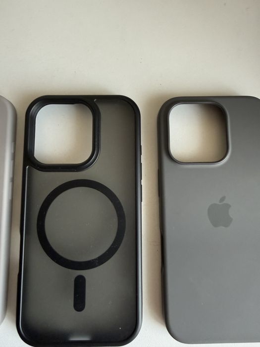 4 броя маркови кейса за iphone 16 pro на цена 35 евро