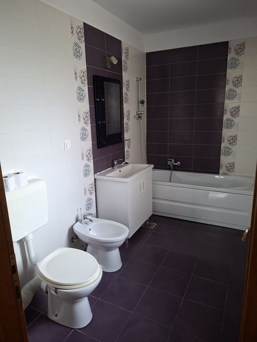 De inchiriat apartament 3 camere, Pitesti, Cartier Craiovei