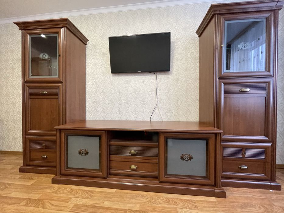 Стенка в гостиннную