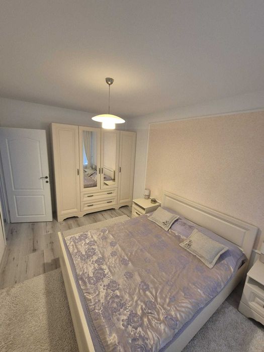 Vand apartament 2 camere