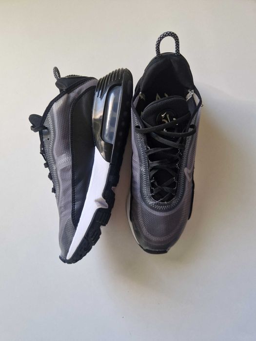 Nike Air Max 2090 оригинални маратонки