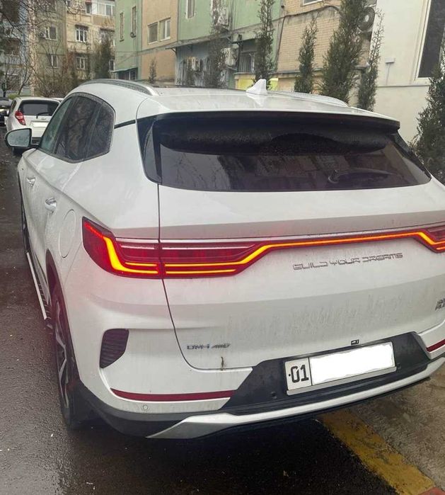 Продам BYD Song Plus DM-i AWD 2023 полный привод (Идеальное состояние)