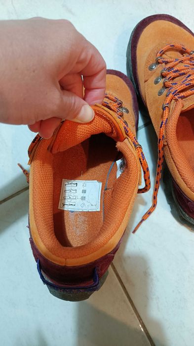 Сникърси Nike Lahar Low (оранжево-лилави)