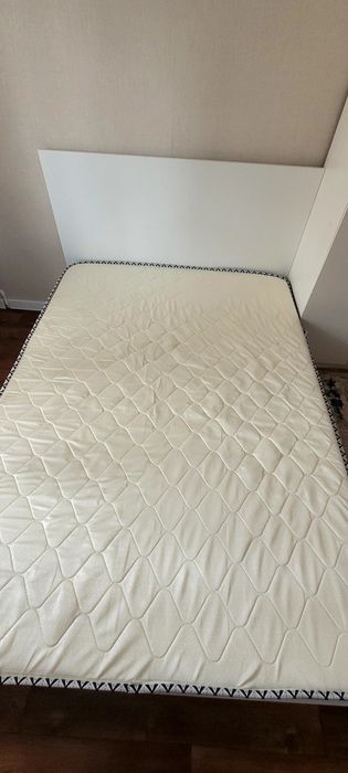 Спальный кровать