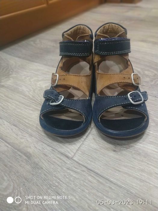 Продам ортопедические сандалии