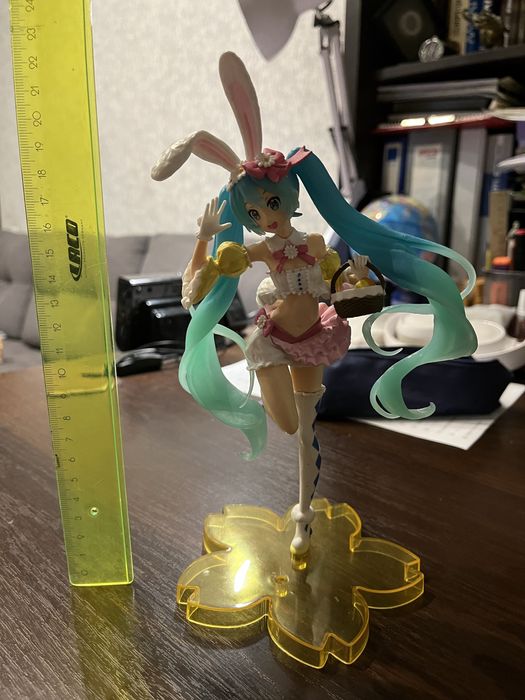 Аниме фигурка в отличном состоянии