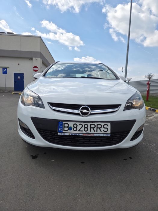 Opel astra j sport tourer 2014