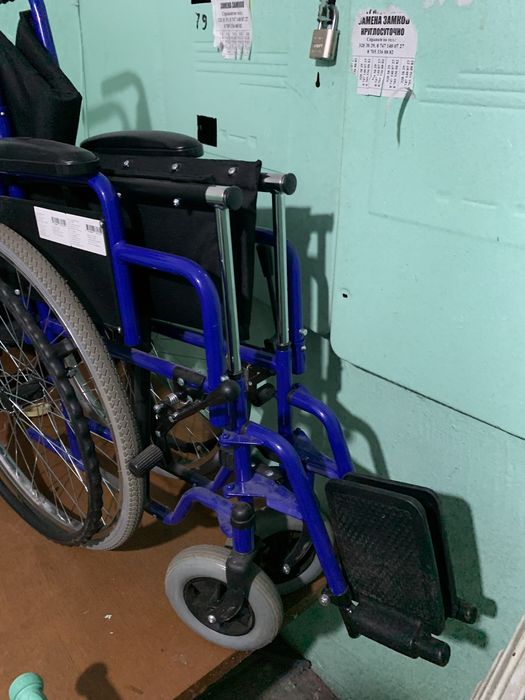 Инвалидная коляска 18”