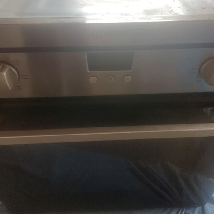 Продавам фурна за вграждане много е хубава