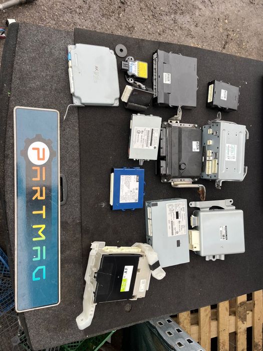 Lexus CT200H Батерия броня фарове  стопове волан капак hybrid Модули