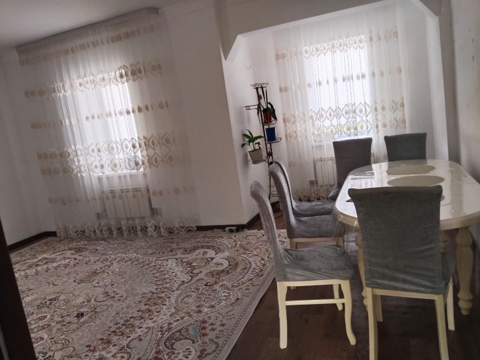 Сдается коттедж в  Юнис сити. 300 кв2 в