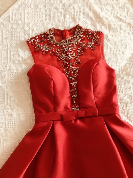 Платье нарядное