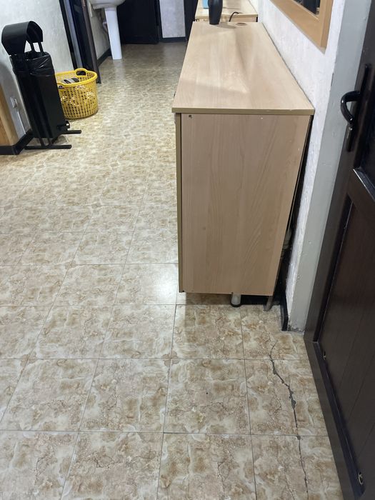 Продам шкаф  состаЯние средние