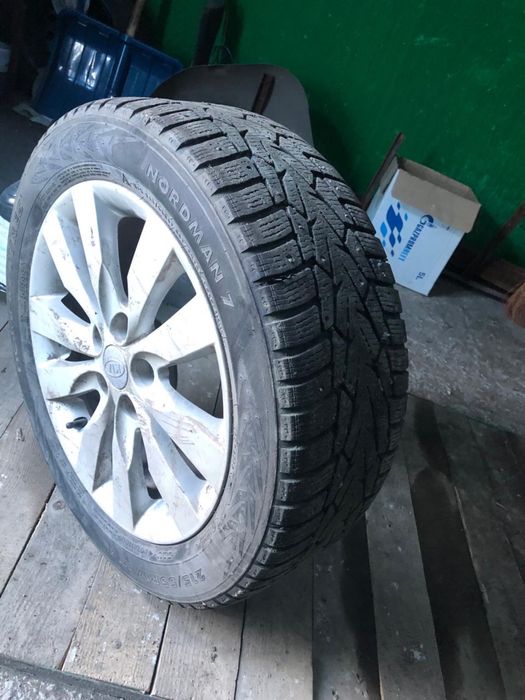 Продам шины с дисками 215/55/17