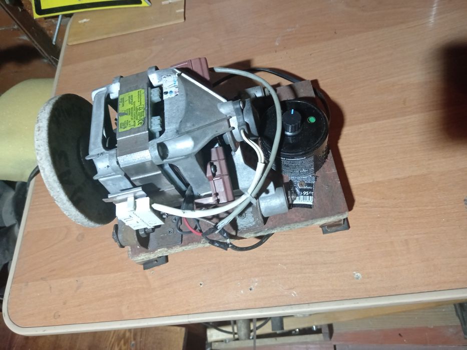 Продаю двигатель от стиральной машины