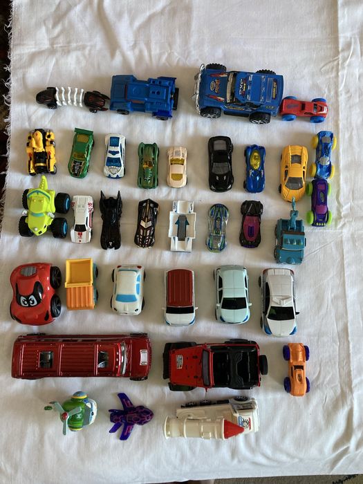 Детские игрушки ( машинки)