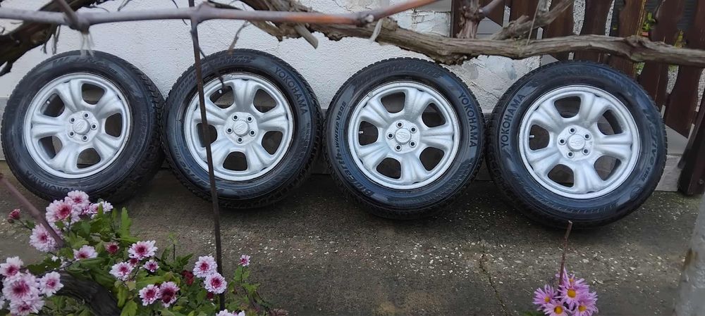 Продавам джанти със зимни гуми за Subaro forester 16” 4 броя