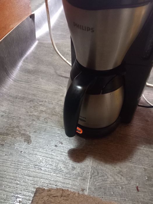 Aparat cafea cu cana termos