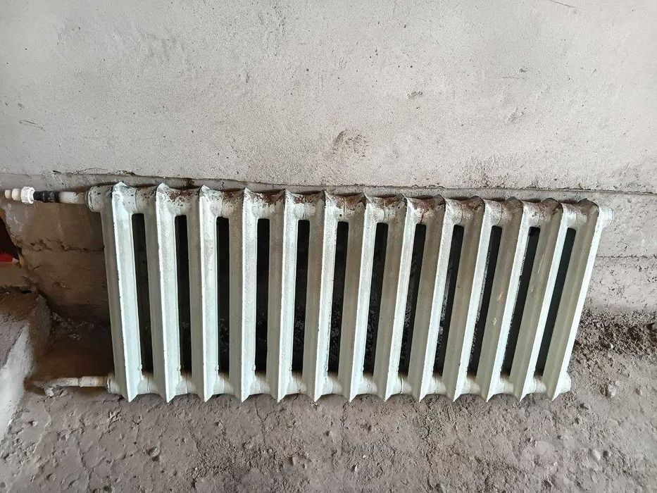 Чугунные батареи. Cho'yan radiatorlar.